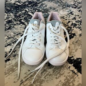 On Cloud Women's THE ROGER Advantage Shoes